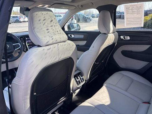 Certified 2023 Volvo XC40 B5 Plus w/ Driver Assist Package image 32