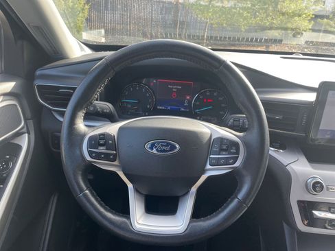 Used 2024 Ford Explorer XLT w/ Equipment Group 202A image 25