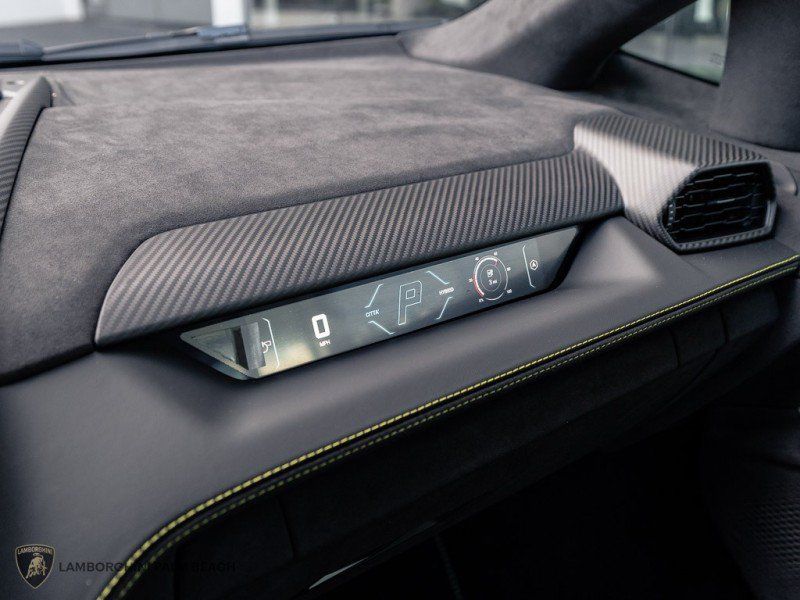 Used 2025 Lamborghini Revuelto AWD/4WD image 13