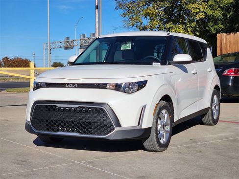 New 2025 Kia Soul LX image 2