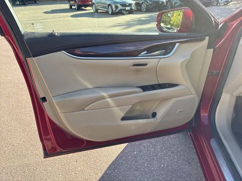 Used 2014 Cadillac XTS Luxury image 9