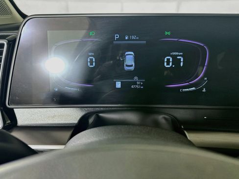 Used 2025 Kia Sportage EX FWD image 19