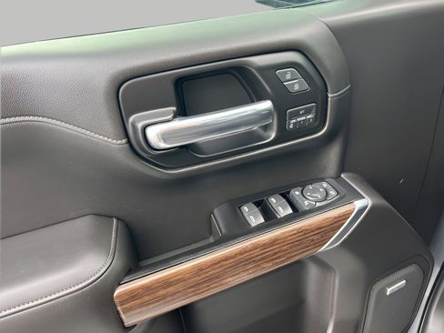 Used 2019 Chevrolet Silverado 1500 High Country w/ Technology Package image 22