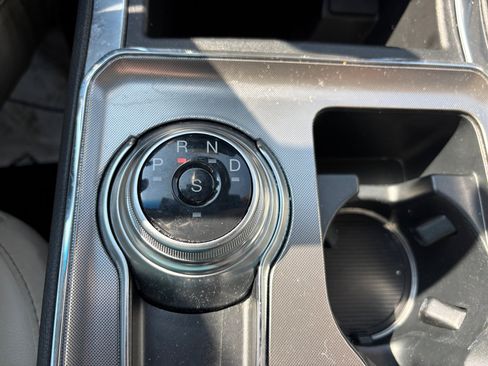 Used 2022 Ford Edge Titanium image 24