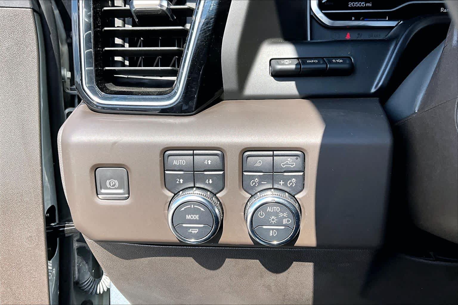 Used 2023 GMC Sierra 1500 Denali w/ Denali Reserve Package AWD/4WD image 36