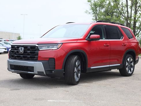 New 2026 Honda Pilot Touring image 3