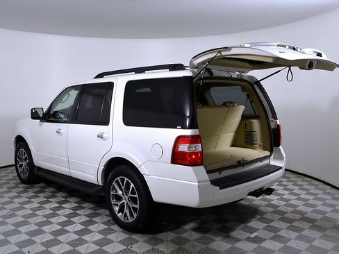 Used 2017 Ford Expedition XLT w/ Equipment Group 202A RWD image 11
