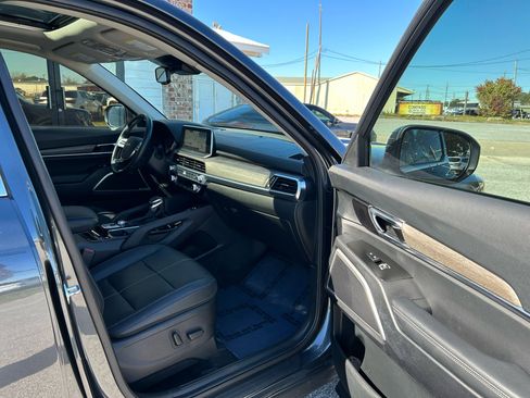 Used 2022 Kia Telluride EX w/ EX Premium Package image 40