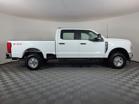 Used 2025 Ford F250 XL w/ FX4 Off-Road Package image 2