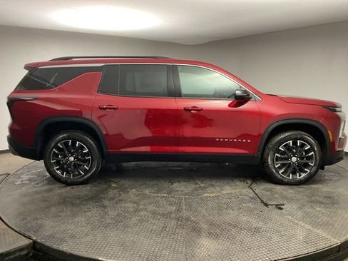 New 2026 Chevrolet Traverse LT w/ Sun and Wheel Package AWD/4WD image 8