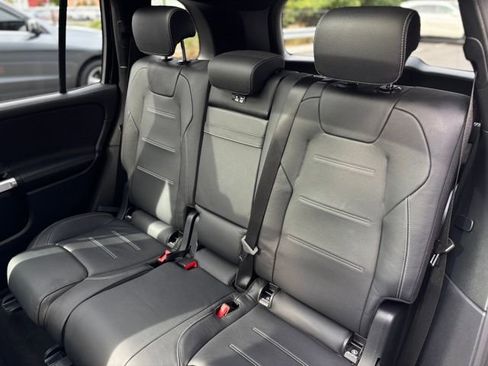 Certified 2021 Mercedes-Benz GLB 250 4MATIC image 18