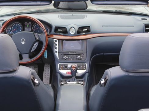 Used 2010 Maserati GranTurismo image 16