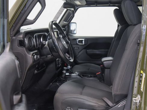Used 2022 Jeep Gladiator Sport AWD/4WD image 13