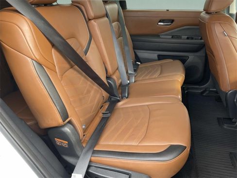Used 2024 Nissan Pathfinder Platinum w/ Cargo Package image 20
