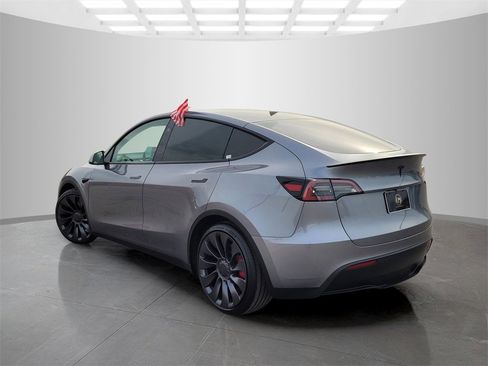 Used 2024 Tesla Model Y Performance image 6