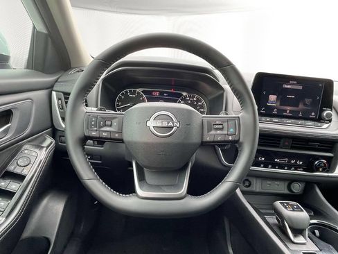 Used 2026 Nissan Rogue SV FWD image 13
