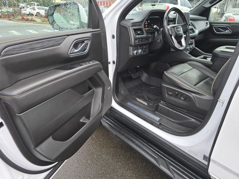 Used 2022 GMC Yukon XL SLT image 26