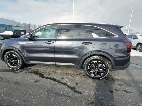 Used 2025 Kia Sorento S w/ Panoramic Sunroof Package image 5