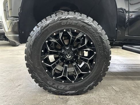 Used 2019 Chevrolet Silverado 1500 LT Trail Boss AWD/4WD image 14