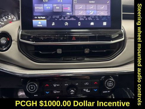 Used 2022 Jeep Compass Limited image 3