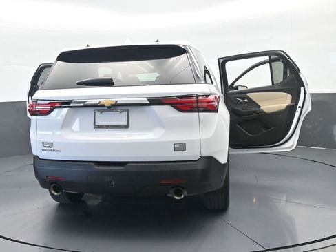 Used 2022 Chevrolet Traverse LS image 76