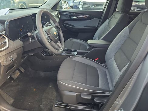 Certified 2025 Chevrolet TrailBlazer LT w/ Driver Confidence Package image 15