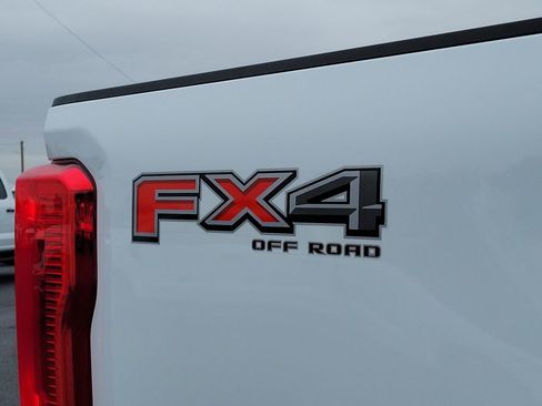 New 2026 Ford F250 XL w/ FX4 Off-Road Package image 7