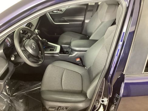 Used 2024 Toyota RAV4 XLE AWD/4WD image 29