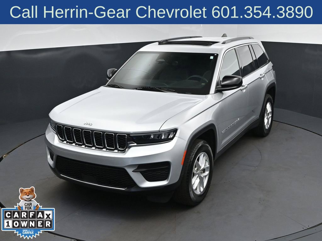 Used 2025 Jeep Grand Cherokee Laredo X w/ Luxury Tech Group I RWD image 30