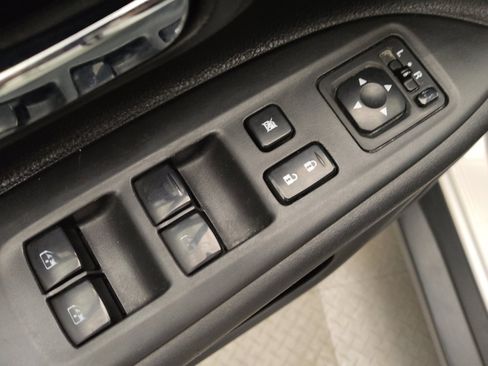 Used 2018 Mitsubishi Outlander SEL image 27