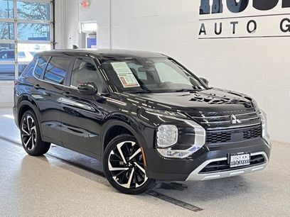 Used 2023 Mitsubishi Outlander SE