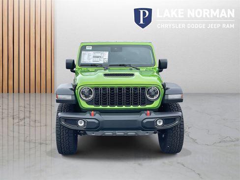 New 2025 Jeep Gladiator Mojave w/ Convenience Group image 3
