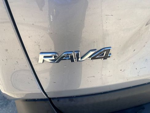 Used 2024 Toyota RAV4 XLE AWD/4WD image 9
