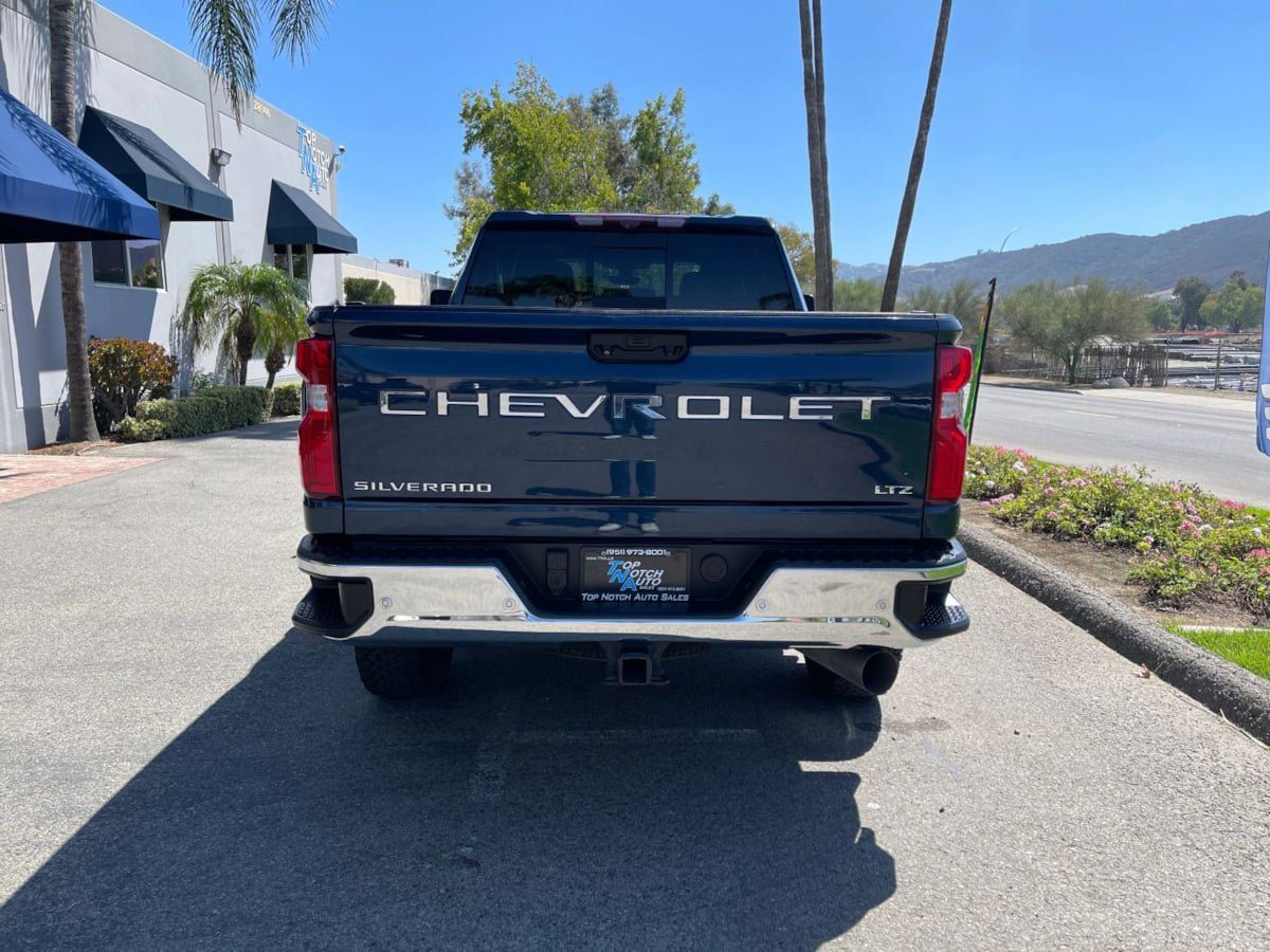 Used 2022 Chevrolet Silverado 2500 LTZ w/ LTZ Plus Package AWD/4WD image 6