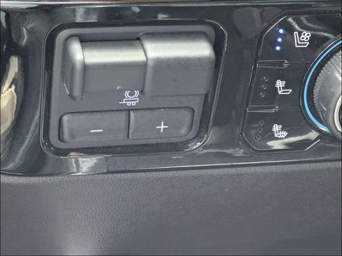 Certified 2023 Chevrolet Silverado 1500 LTZ AWD/4WD image 29