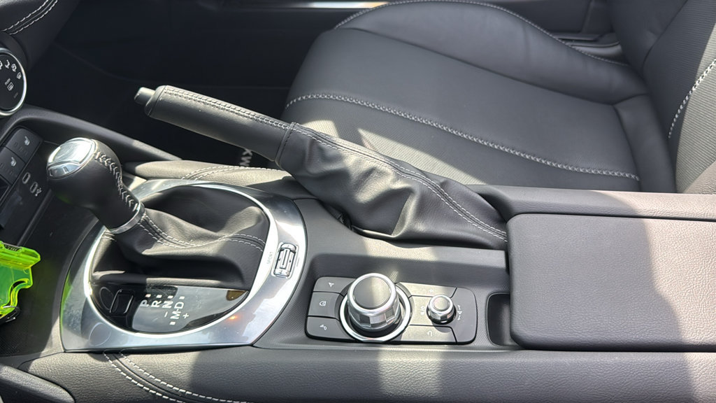 Used 2024 MAZDA MX-5 Miata Grand Touring RWD image 27