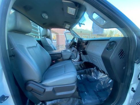 Used 2014 Ford F550 4x4 Regular Cab Super Duty image 24