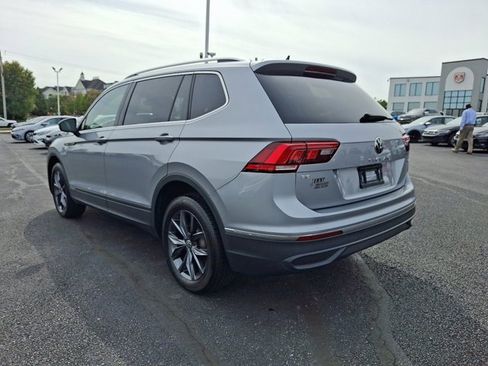 Certified 2022 Volkswagen Tiguan SE w/ Panoramic Sunroof Package image 4