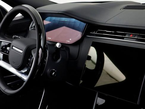 New 2025 Land Rover Range Rover Long Wheelbase Autobiography image 25