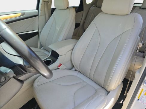 Used 2016 Lincoln MKC Select w/ Select Plus Package FWD image 18