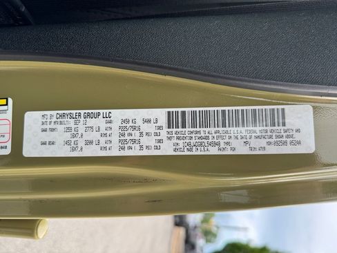 Used 2013 Jeep Wrangler Unlimited Sport w/ Connectivity Group AWD/4WD image 39