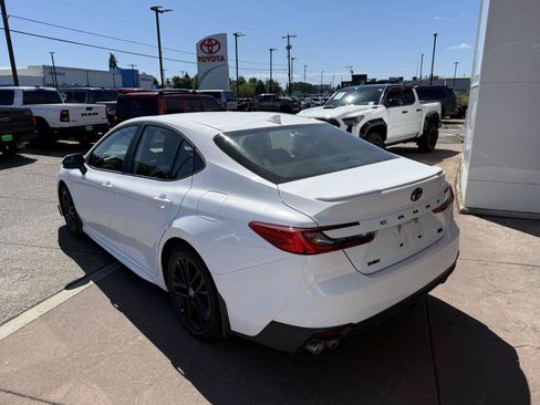 Used 2026 Toyota Camry SE w/ Convenience Package FWD image 4