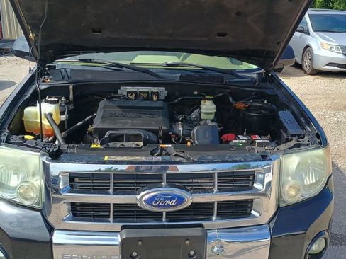 Used 2011 Ford Escape Limited w/ 302A Rapid Spec Order Code FWD image 36