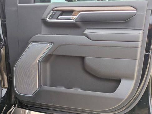 Used 2025 Chevrolet Silverado 3500 High Country w/ High Country Premium Package image 27