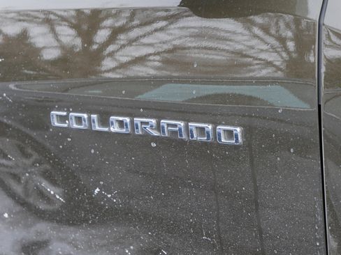 Used 2023 Chevrolet Colorado LT w/ LT Convenience Package III image 4