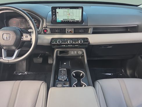Used 2023 Honda Pilot Touring image 13