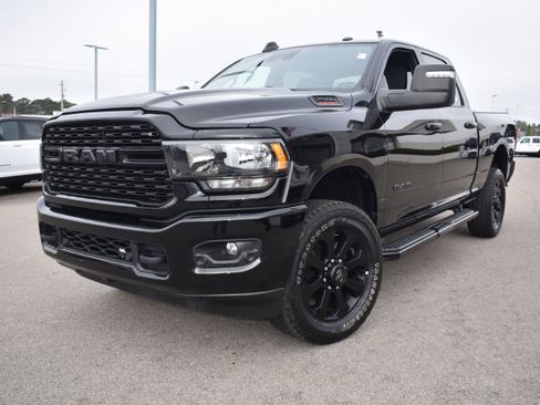 Used 2024 RAM 2500 Big Horn w/ Night Edition image 5