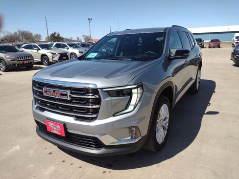 Used 2024 GMC Acadia Elevation image 2