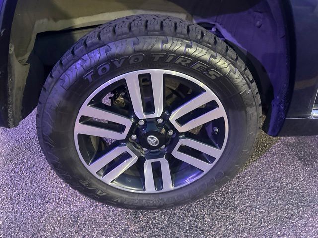 Used 2021 Toyota 4Runner Limited AWD/4WD image 9