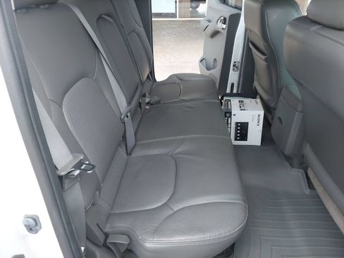 Used 2011 Nissan Frontier SL AWD/4WD image 34